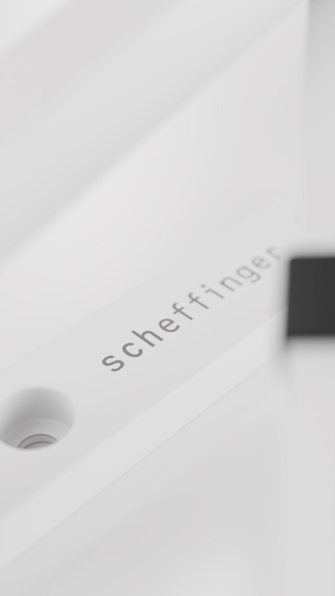 Scheffinger Türriegel: Innovative Alternative zur klassischen Türkette.